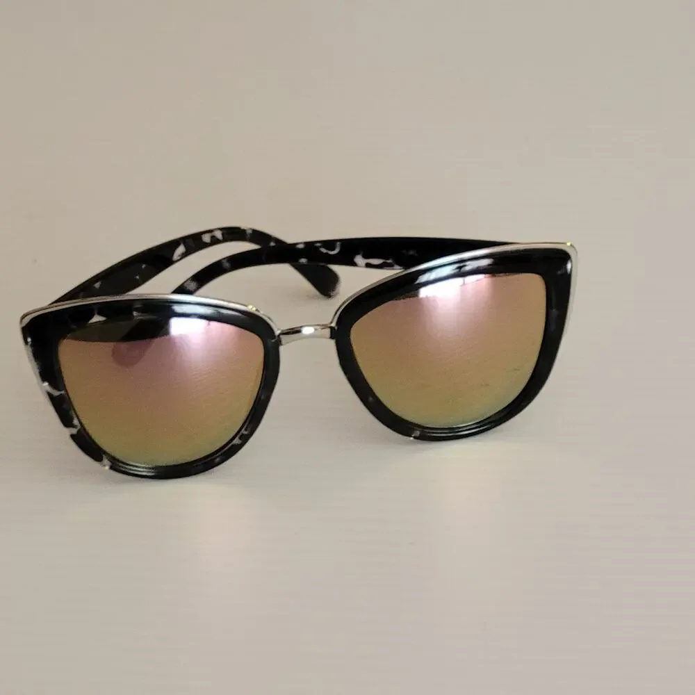 Women's Quay Australia My Girl Sunglasses Cat Eye Mirror lenses